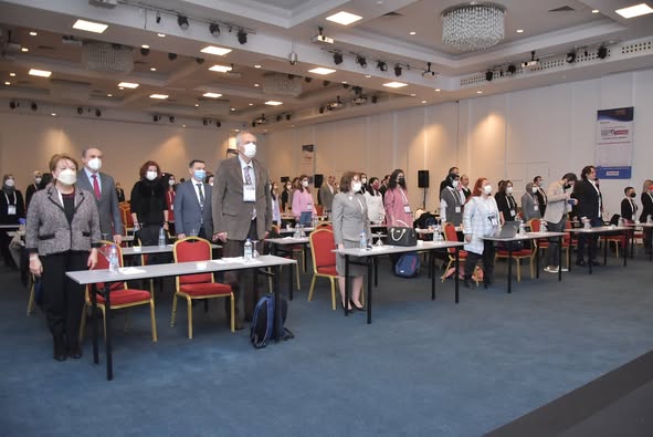 ULUSLARARASI İNFEKSİYON DÜNYASI ÇALIŞTAYI 2022, saygı duruşu ve İstiklal Marşımızın ardından Prof. Dr. İftihar KÖKSAL ve Prof. Dr. Halis AKALIN’nın açılış konuşmalarıyla 24 Mart 2022, Perşembe günü saat 08.30’da Wyndham Otel, Ankara’da başladı.