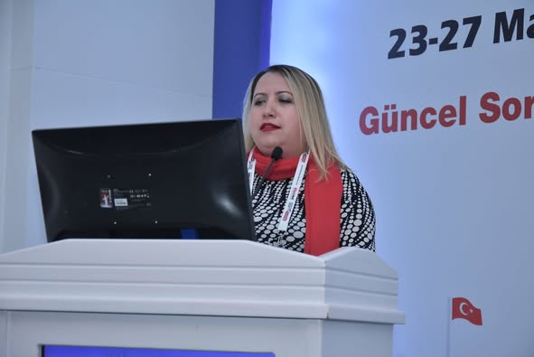 ULUSLARARASI İNFEKSİYON DÜNYASI ÇALIŞTAYI 2022’nin ikinci gününde, “HIV/AIDS-1” oturumu Prof. Dr. Serhat ÜNAL’ın başkanlığında yapıldı. Oturumda Dr. Yazdan YAZDANPANAH “COVID-19 Salgınında HIV ile İlgili Hangi Sorunlar Yaşandı?”, Doç. Dr. Tülin DEMİR, Doç. Dr. Elif TÜKENMEZ TİGEN, Prof. Dr. Selçuk KAYA, Prof. Dr. İlkay KARAOĞLAN “COVID-19 Salgınında HIV Tanı, Takip ve Tedavisinde Sahada Yaşanan Sorunlar”, Prof. Dr. Özlem ALTUNTAŞ AYDIN ise “Kür Mümkün mü?” konularını anlattılar. Oturumda aynı zamanda Dr. Öğr. Üyesi Yeşim YILDIZ gelen e-posterleri özetledi. Bunun yanı sıra Uzm. Dr. Ülkü ÖZTOPRAK SİYAH tarafından sözlü bildiri sunuldu. Oturum  198 katılımla tamamlandı