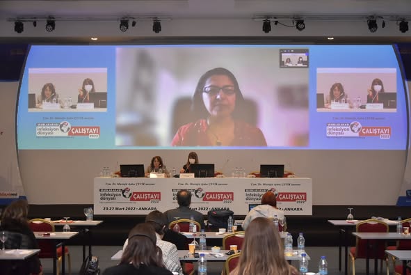 ULUSLARARASI İNFEKSİYON DÜNYASI ÇALIŞTAYI 2022, “KIRIM KONGO KANAMALI ATEŞİ” İlk günün son oturumun da Prof. Dr. İftihar KÖKSAL, Prof. Dr. Nurcan BAYKAM’ın başkanlığında yapıldı. Oturumda Dr. Maryam KESHTKAR JAHROMI “Orta, Doğu ve Güney Doğu Asyada Kırım Kongo Kanamalı Ateşi Virüsü”, Prof. Dr. Mohammad SAJADI “Kırım Kongo Kanamalı Ateşinde Monoklonal Antikorlar” konularını anlattılar.