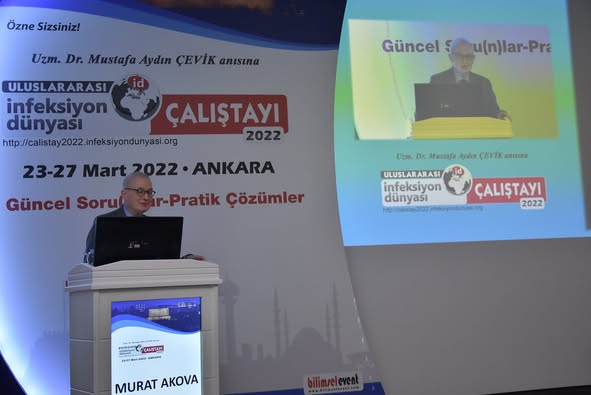 ULUSLARARASI İNFEKSİYON DÜNYASI ÇALIŞTAYI 2022’nin üçüncü gününde, “DÜNDEN BUGÜNE FEBRİL NÖTROPENİ VE ATEŞ” oturumu Prof. Dr. Necla TÜLEK’in başkanlığında ve Prof. Dr. Murat AKOVA’nın sunumuyla gerçekleşti.