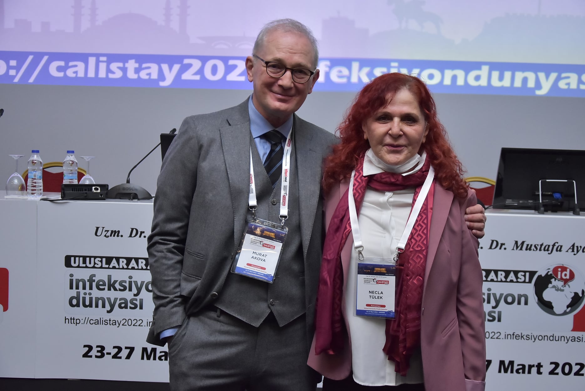 ULUSLARARASI İNFEKSİYON DÜNYASI ÇALIŞTAYI 2022’nin üçüncü gününde, “DÜNDEN BUGÜNE FEBRİL NÖTROPENİ VE ATEŞ” oturumu Prof. Dr. Necla TÜLEK’in başkanlığında ve Prof. Dr. Murat AKOVA’nın sunumuyla gerçekleşti.