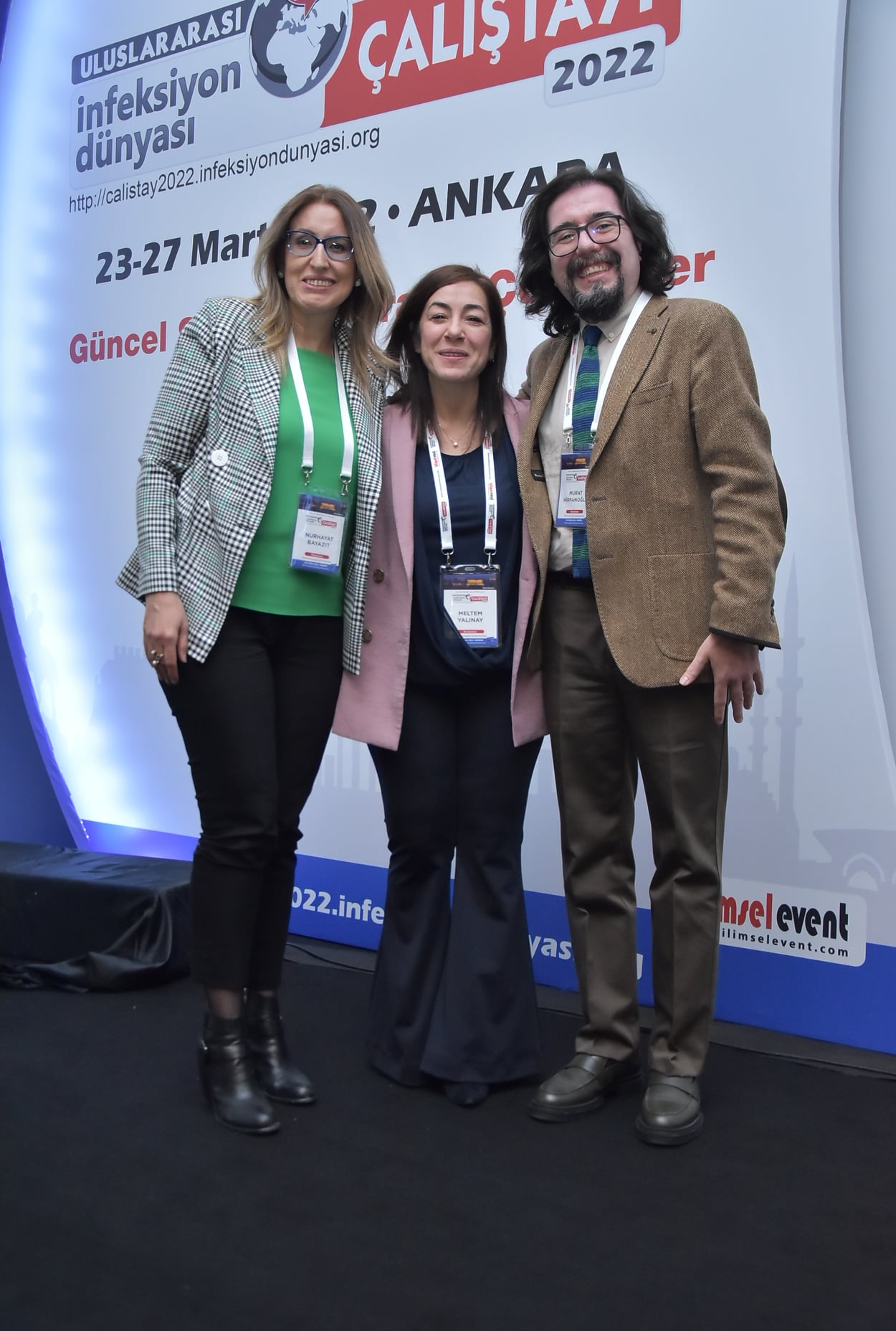 ULUSLARARASI İNFEKSİYON DÜNYASI ÇALIŞTAYI 2022’nin dördüncü gününün, “SOLUNUM YOLU İNFEKSİYONLARI ve PROBİYOTİKLER” oturumu Prof. Dr. Nurhayat SAYDAM ve Prof. Dr. Meltem YALINAY’ın başkanlığında yapıldı. Oturumda Prof. Dr. Meltem YALINAY “Oral Mikrobiyom ve Probiyotikler”, Prof. Dr. İbrahim Murat HİRFANOĞLU “Üst Solunum Yolu İnfeksiyonları ve Probiyotikler” ve Dr. Öğr. Üyesi Tuğçe HÜRKAL “Alt Solunum Yolu İnfeksiyonları ve Probiyotikler” konularını anlattılar