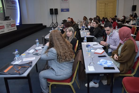 ULUSLARARASI İNFEKSİYON DÜNYASI ÇALIŞTAYI 2022’nin üçüncü gününde, “YENİ İMMÜNSÜPRESİF AJANLAR ve İNFEKSİYON HASTALIKLARI” oturumu Prof. Dr. Mustafa ERTEK, Prof. Dr. Canan AĞALAR başkanlığında yapıldı. Oturumda Prof. Dr. Şükran ERTEN “Romatolojide İmmünsüpresif Tedavi”, Prof. Dr. D. Deniz DEMİRSEREN “Dermatolojide İmmünsüpresif Tedavi” ve Prof. Dr. Behice KURTARAN ise “İnfeksiyon Profilaksisi” konularını anlattılar. 