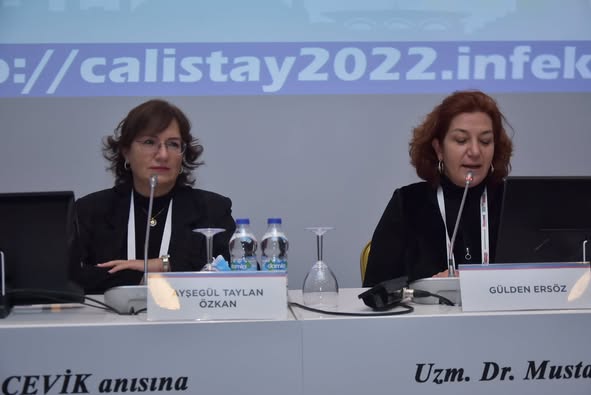 ULUSLARARASI İNFEKSİYON DÜNYASI ÇALIŞTAYI 2022’nin “ZOR OLGULAR EŞLİĞİNDE SİSTEMİK İNFEKSİYONLAR” oturumu Prof. Dr. Ömrüm UZUN’nun başkanlığında yapıldı. Prof. Dr. Neşe SALTOĞLU ve Prof. Dr. Mazhar TOKGÖZOĞLU’nun “Protez İnfeksiyonları”, Prof. Dr. Vildan AVKAN OĞUZ ve Prof. Dr. Bahadır GÜLTEKİN’nin “Endokardit” sunumlarının gerçekleştirildiği oturumda aynı zamanda Asist. Dr. Elif AYDIN ve Dr. Hayriye AŞÇI tarafından sözlü bildiriler sunuldu. Oturum 249 Katılımla tamamlandı