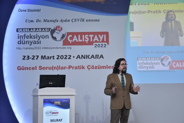 ULUSLARARASI İNFEKSİYON DÜNYASI ÇALIŞTAYI 2022’nin dördüncü gününün, “SOLUNUM YOLU İNFEKSİYONLARI ve PROBİYOTİKLER” oturumu Prof. Dr. Nurhayat SAYDAM ve Prof. Dr. Meltem YALINAY’ın başkanlığında yapıldı. Oturumda Prof. Dr. Meltem YALINAY “Oral Mikrobiyom ve Probiyotikler”, Prof. Dr. İbrahim Murat HİRFANOĞLU “Üst Solunum Yolu İnfeksiyonları ve Probiyotikler” ve Dr. Öğr. Üyesi Tuğçe HÜRKAL “Alt Solunum Yolu İnfeksiyonları ve Probiyotikler” konularını anlattılar