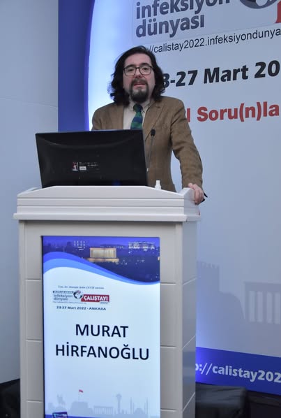 ULUSLARARASI İNFEKSİYON DÜNYASI ÇALIŞTAYI 2022’nin dördüncü gününün, “SOLUNUM YOLU İNFEKSİYONLARI ve PROBİYOTİKLER” oturumu Prof. Dr. Nurhayat SAYDAM ve Prof. Dr. Meltem YALINAY’ın başkanlığında yapıldı. Oturumda Prof. Dr. Meltem YALINAY “Oral Mikrobiyom ve Probiyotikler”, Prof. Dr. İbrahim Murat HİRFANOĞLU “Üst Solunum Yolu İnfeksiyonları ve Probiyotikler” ve Dr. Öğr. Üyesi Tuğçe HÜRKAL “Alt Solunum Yolu İnfeksiyonları ve Probiyotikler” konularını anlattılar