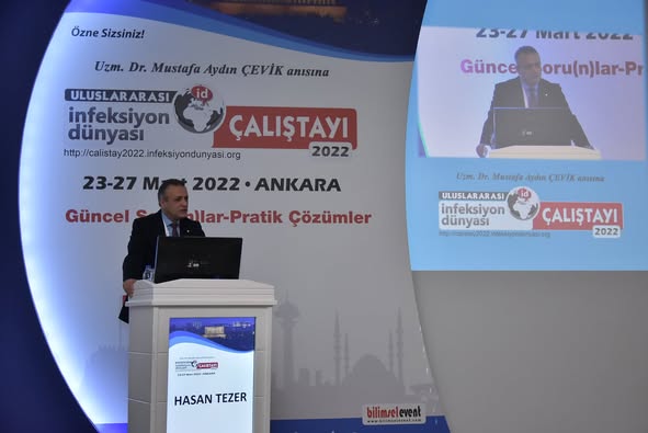 ULUSLARARASI İNFEKSİYON DÜNYASI ÇALIŞTAYI 2022’nin dördüncü gününün, “PANDEMİ GÖLGESİNDE SOLUNUM YOLU İNFEKSİYONLARI” oturumu Prof. Dr. Ergin ÇİFTÇİ ve Doç. Dr. Serhat BİRENGEL’in başkanlığında; Prof. Dr. Hasan TEZER “Üst Solunum Yolu İnfeksiyonları” ve Doç. Dr. Bircan KAYAASLAN’ın “Alt Solunum Yolu İnfeksiyonları”sunumlarıyla gerçekleşti. 