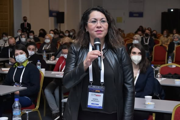 ULUSLARARASI İNFEKSİYON DÜNYASI ÇALIŞTAYI 2022’nin üçüncü gününde, “DÜNDEN BUGÜNE FEBRİL NÖTROPENİ VE ATEŞ” oturumu Prof. Dr. Necla TÜLEK’in başkanlığında ve Prof. Dr. Murat AKOVA’nın sunumuyla gerçekleşti.