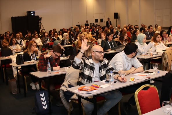 İNFEKSİYON DÜNYASI ÇALIŞTAYI 2023, Prof. Dr. Halis AKALIN, Öğr. Göv. Dr. Nuran SARI ve Dr. Öğr. Üyesi Duygu ÖCAL koordinasyonunda yapılan Serbest Kürsü’de “DİRENÇLİ MİKROORGANİZMALAR” konusu katılımcılarla beraber tartışıldı.