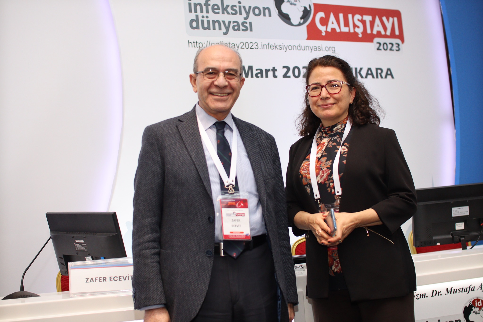 İNFEKSİYON DÜNYASI ÇALIŞTAYI 2023’ün “EKSİK AŞI TAMAMLAMA” oturumunda Prof. Dr. Zafer ECEVİT’in başkanlığında, Prof. Dr. Songül YALÇIN sunumunu gerçekleştirdi. 
Ardından Çalıştay Başkanı Prof. Dr. Serhat ÜNAL ve Çalıştay Sekreteri Prof. Dr. Sıla AKHAN’ın kapanış konuşmalarıyla kongremiz sona erdi.
İNFEKSİYON DÜNYASI ÇALIŞTAYI 2023’de yer alan katılımcılarımız başta olmak üzere görevli oturum başkanı ve konuşmacılarımıza katkılarından dolayı en derin şükranlarımızı sunuyoruz.
İNFEKSİYON DÜNYASI ÇALIŞTAYI 2024, 28 Şubat – 3 Mart 2024’te görüşmek üzere…