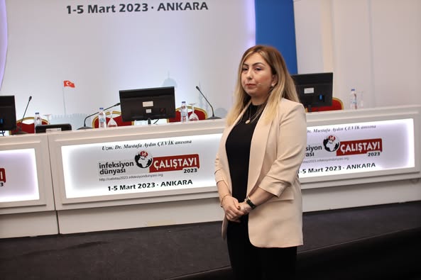 İNFEKSİYON DÜNYASI ÇALIŞTAYI 2023, Doç. Dr. Ahmet Çağkan İNKAYA, Prof. Dr. Adalet ALTUNSOY, Uzm. Dr. Müge AYHAN koordinasyonunda yapılan Serbest Kürsü’de “HIV” konusu katılımcılarla beraber tartışıldı.