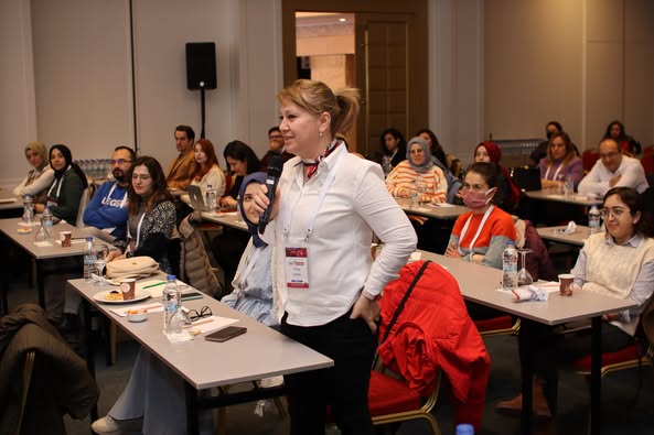 İNFEKSİYON DÜNYASI ÇALIŞTAYI 2023, Doç. Dr. Ahmet Çağkan İNKAYA, Prof. Dr. Adalet ALTUNSOY, Uzm. Dr. Müge AYHAN koordinasyonunda yapılan Serbest Kürsü’de “HIV” konusu katılımcılarla beraber tartışıldı.