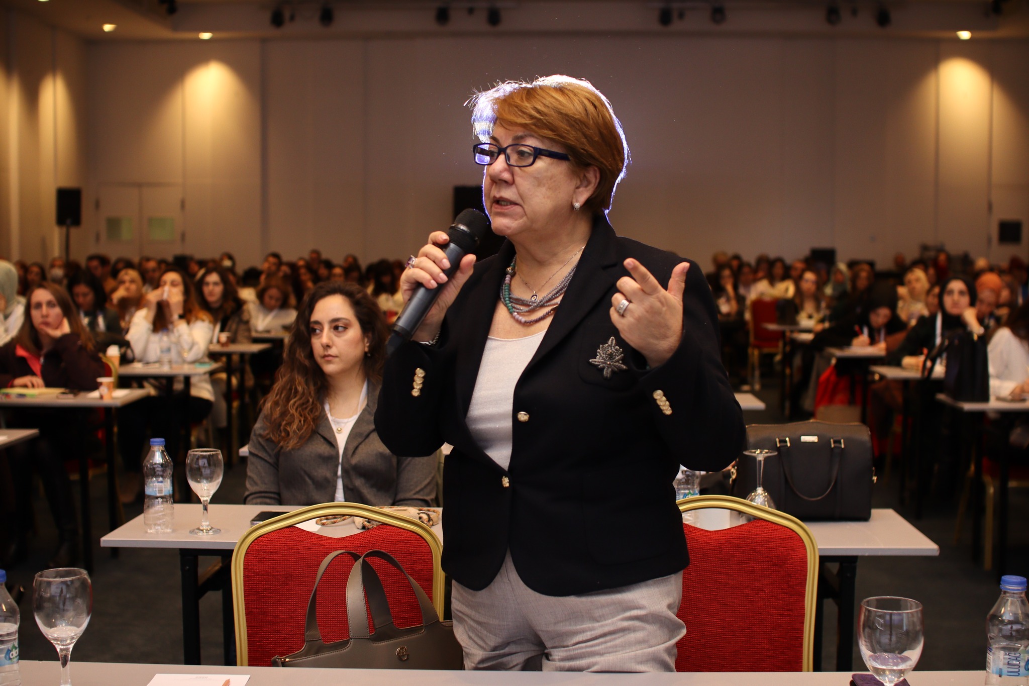 İNFEKSİYON DÜNYASI ÇALIŞTAYI 2023’ün “DİRENÇLİ MİKROORGANİZMALAR” oturumu, Prof. Dr. Halis AKALIN’ın başkanlığında, Doç. Dr. Güle ÇINAR “Gram-Pozitif Bakterilerde Direnç Sorunu” ve Prof. Dr. Murat AKOVA “Gram-Negatif Bakterilerde Direnç Sorunu” sunumlarını gerçekleştirdiler.