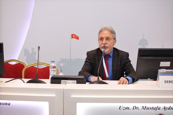 İNFEKSİYON DÜNYASI ÇALIŞTAYI 2023’ün ilk oturumunda, Prof. Dr. Sercan ULUSOY’un başkanlığında, Prof. Dr. Dilek ARMAN “HASTANE İNFEKSİYONLARI VE KONTROLÜNÜN 100 YILI” sunumunu gerçekleştirdi