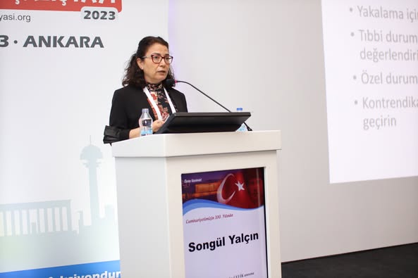 İNFEKSİYON DÜNYASI ÇALIŞTAYI 2023’ün “EKSİK AŞI TAMAMLAMA” oturumunda Prof. Dr. Zafer ECEVİT’in başkanlığında, Prof. Dr. Songül YALÇIN sunumunu gerçekleştirdi. 
Ardından Çalıştay Başkanı Prof. Dr. Serhat ÜNAL ve Çalıştay Sekreteri Prof. Dr. Sıla AKHAN’ın kapanış konuşmalarıyla kongremiz sona erdi.
İNFEKSİYON DÜNYASI ÇALIŞTAYI 2023’de yer alan katılımcılarımız başta olmak üzere görevli oturum başkanı ve konuşmacılarımıza katkılarından dolayı en derin şükranlarımızı sunuyoruz.
İNFEKSİYON DÜNYASI ÇALIŞTAYI 2024, 28 Şubat – 3 Mart 2024’te görüşmek üzere…