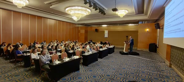 “HIV/AIDS: ASİSTAN OKULU” 2. dersinde Doç. Dr. Taner YILDIRMAK “HIV/AIDS Mikrobiyoloji ve Patogenez” konusunu anlattı.
bilimselevent.com