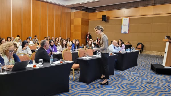 “HIV/AIDS: ASİSTAN OKULU” dokuzuncu dersi olan “HIV/AIDS Hastalık Takibi, Konsültasyonları ve Sorunlar Paneli”nde Doç. Dr. Meliha Çağla SÖNMEZER “HIV/AIDS ve Karbonhidrat, Lipit Metabolizma Problemleri, Kilo Problemi ve Hipertansiyon” konusunu anlattı.
bilimselevent.com