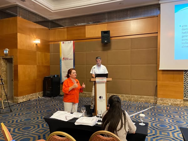 “HIV/AIDS: ASİSTAN OKULU” 4. Dersinde Av. Cemil GÜNEŞ ve Uzm. Dr. Aygen TÜMER “HIV/AIDS Etik ve Sosyal Sorunlara Bakış” konusunu İnteraktif Oturumda değerlendirdiler.
bilimselevent.com