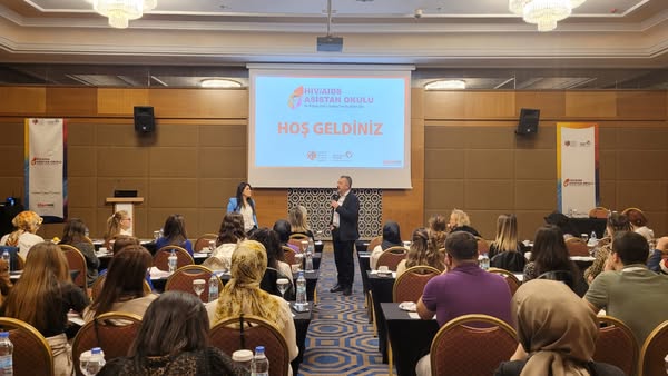 “HIV/AIDS ASİSTAN OKULU”nda nöbetçi öğretmenimiz Doç. Dr. Meliha Çağla SÖNMEZER’in öğrencilerimize sorduğu sorularla 2. gün oturumları başladı.
bilimselevent.com