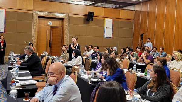 “HIV/AIDS: ASİSTAN OKULU” dokuzuncu dersi olan “HIV/AIDS Hastalık Takibi, Konsültasyonları ve Sorunlar Paneli”nde Doç. Dr. Meliha Çağla SÖNMEZER “HIV/AIDS ve Karbonhidrat, Lipit Metabolizma Problemleri, Kilo Problemi ve Hipertansiyon” konusunu anlattı.
bilimselevent.com