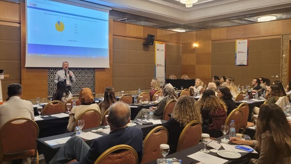 “HIV/AIDS: ASİSTAN OKULU”nda 1. Gün derslerinden oluşan interaktif sorularla öğretmenimiz Prof. Dr. Yaşar BAYINDIR moderatörlüğünde öğrenimlerimizi pekiştirdik. Birinci günün sonunda derslere ve yarışmaya katılım oranı %100 olan okulumuzun öğrencilerini ve öğretmenlerini tebrik ediyoruz…
bilimselevent.com