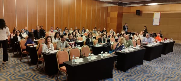 Yüz yüze toplantı organizasyonu BİLİMSEL EVENT tarafından yapılan “HIV/AIDS: ASİSTAN OKULU” saygı duruşu ve İstiklal Marşımızın ardından Okul Müdürümüz Prof. Dr. Serhat ÜNAL’ın açılış konuşmasıyla 14 Ekim 2023, Cumartesi günü Double Tree By Hilton Van’da başladı.
www.bilimselevent.com