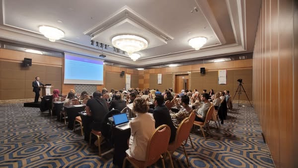 “HIV/AIDS: ASİSTAN OKULU” 8. dersinde Dr. Ecz. Emre KARA “İlaç Etkileşimleri” konusunu anlattı.
bilimselevent.com