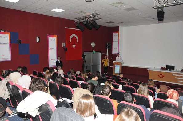 “HIV/AIDS: ASİSTAN OKULU”nun 4. Dersinde Av. Cemil GÜNEŞ ve Uzm. Dr. Aygen TÜMER “HIV/AIDS Etik ve Sosyal Sorunlara Bakış” konusunu İnteraktif Oturumda değerlendirdiler.
bilimselevent.com
#HIVAIDSAsistanokulu