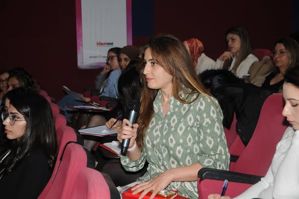 “HIV/AIDS: ASİSTAN OKULU”nun 4. Dersinde Av. Cemil GÜNEŞ ve Uzm. Dr. Aygen TÜMER “HIV/AIDS Etik ve Sosyal Sorunlara Bakış” konusunu İnteraktif Oturumda değerlendirdiler.
bilimselevent.com
#HIVAIDSAsistanokulu