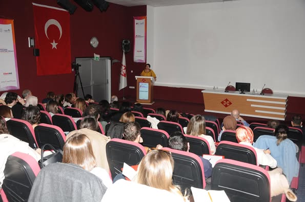 “HIV/AIDS: ASİSTAN OKULU”nun ilk dersinde Uzm. Dr. Aygen TÜMER “Dünyada ve Türkiye’de HIV/AIDS Epidemiyolojisi ve Bulaşma Yolları” konusunu anlattı.
bilimselevent.com
#HIVAIDSAsistanokulu