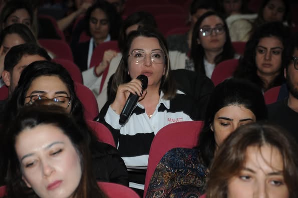 “HIV/AIDS: ASİSTAN OKULU”nun 7. dersinde Doç. Dr. Meliha Çağla SÖNMEZER “HIV/AIDS Tedavisinde Kullanılan İlaçlar ve Tedavi Esasları” konusunu anlattı.
bilimselevent.com
#HIVAIDSAsistanokulu