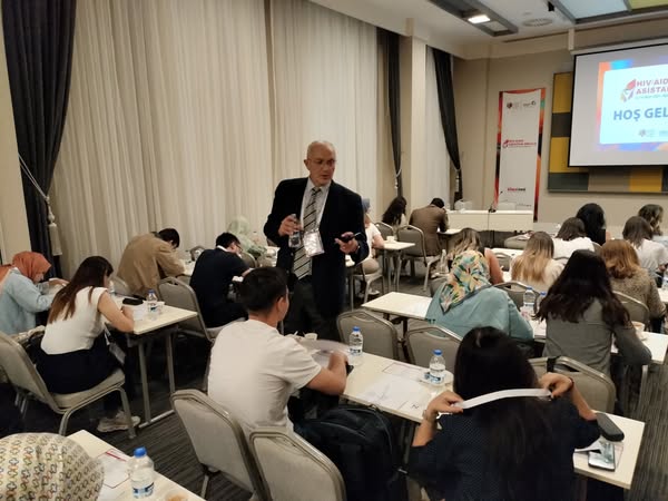 “HIV/AIDS: ASİSTAN OKULU” öğrencilerimiz ÖN TEST sınavında.
www.bilimselevent.com
#HIVAIDSAsistanokulu